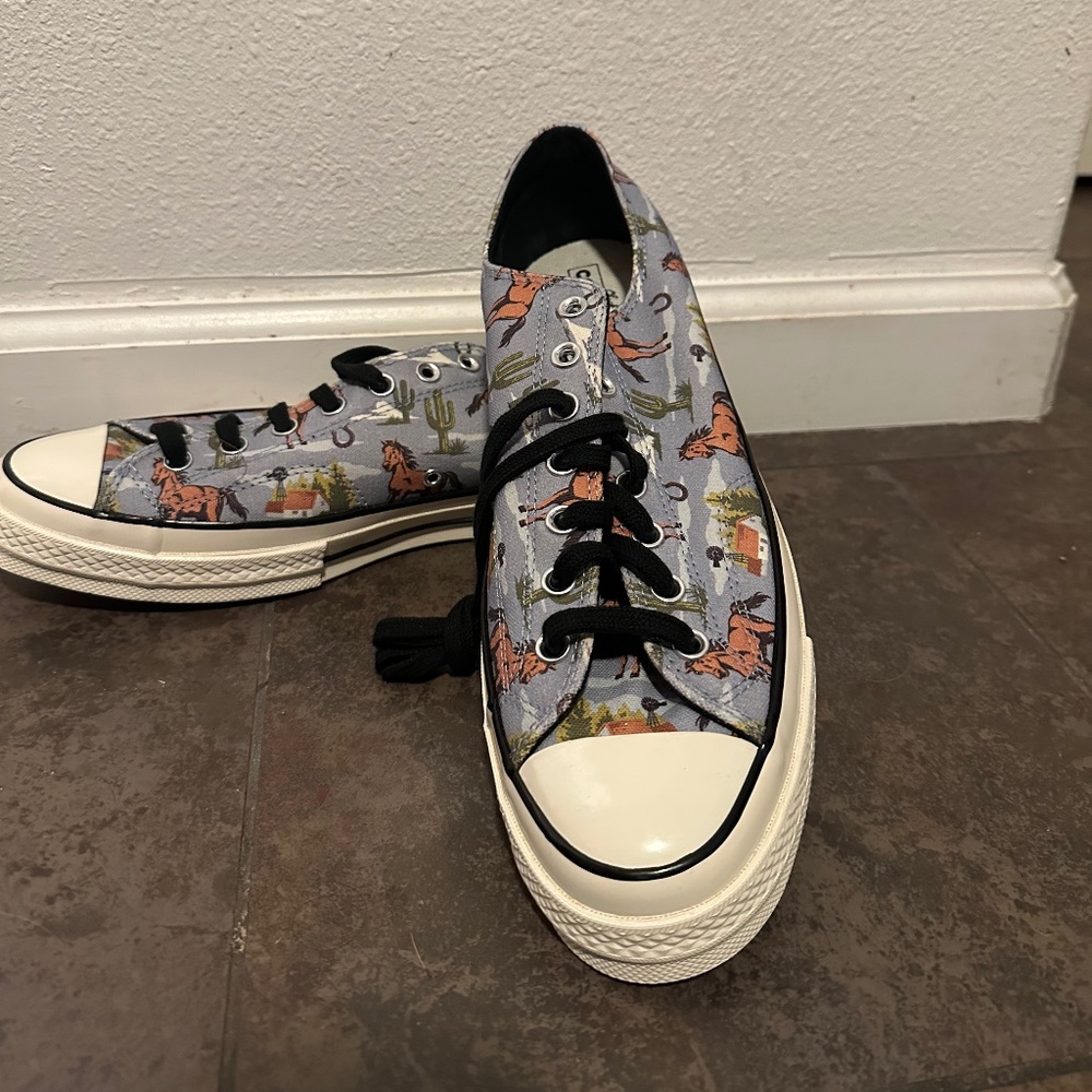 Men’s converse